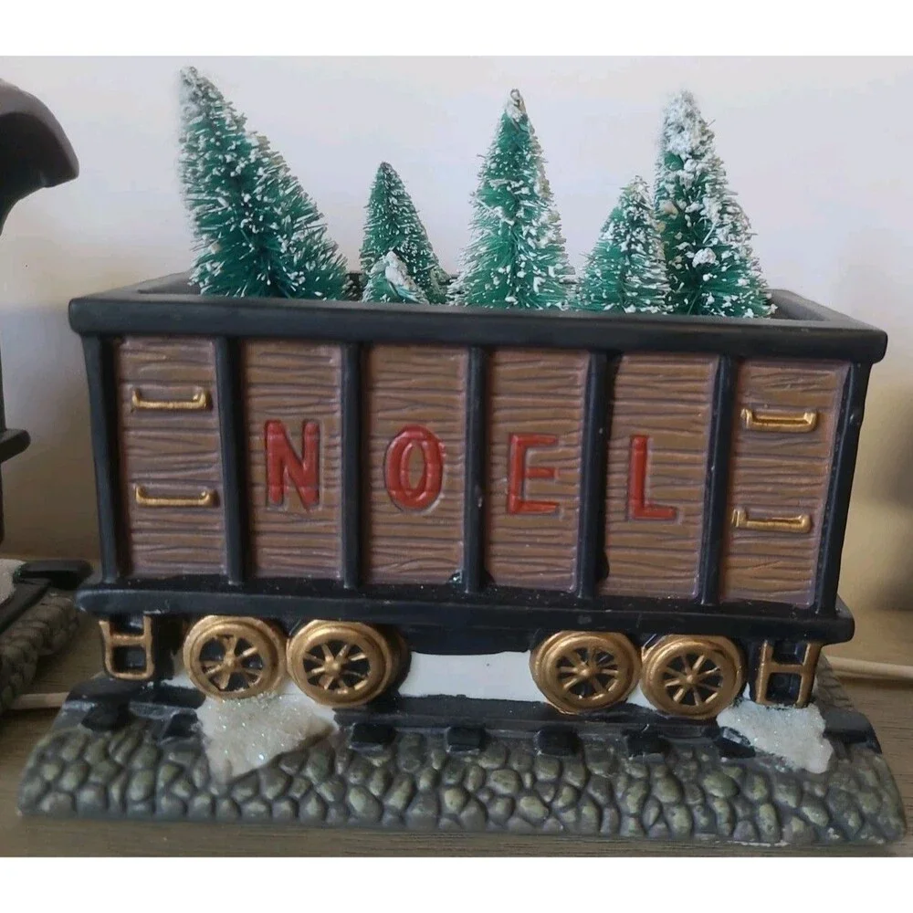 St Nicholas Square Train Set 3 Piece Illuminated Christmas Village Accessory Box